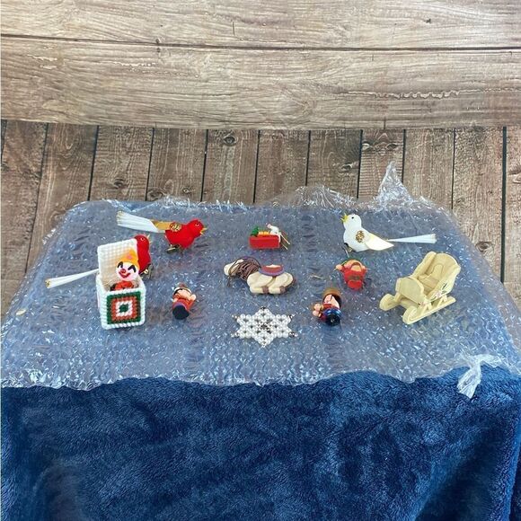 Set of various multiple small Christmas ornaments, many handmade - Picture 2 of 11